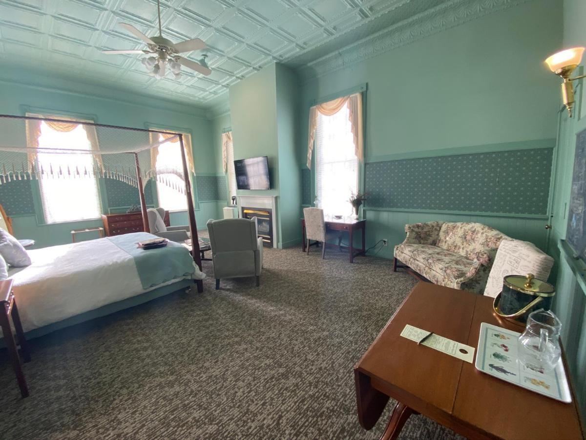Chambery Inn Lee Dış mekan fotoğraf